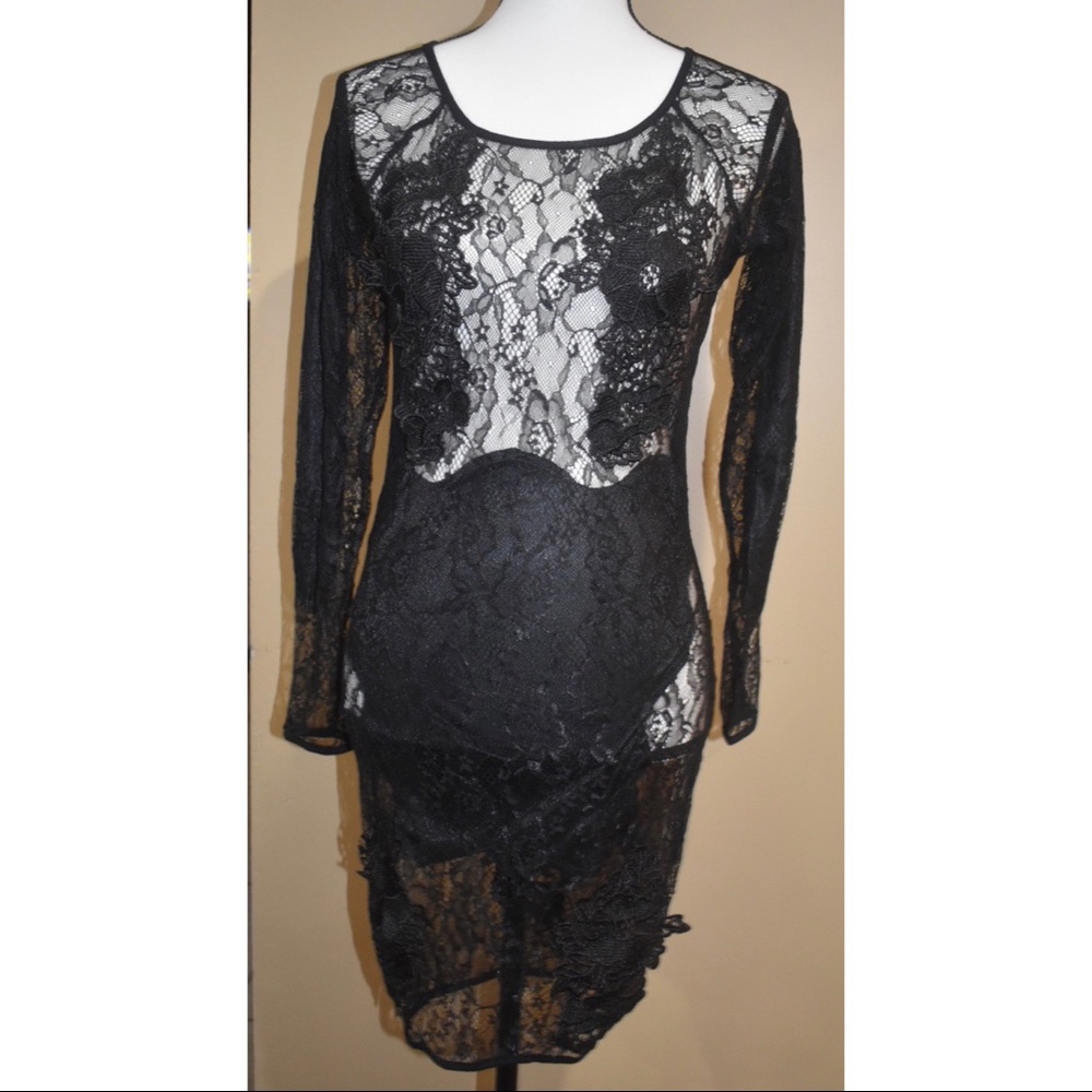 NWOT Beautiful and Sexy Black Dress / M